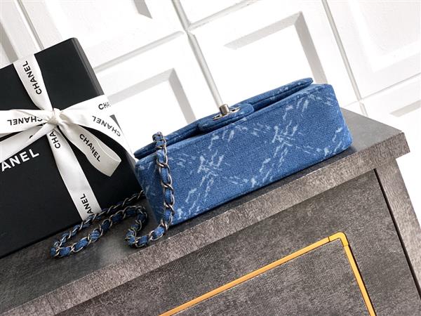 2026127205655826 700